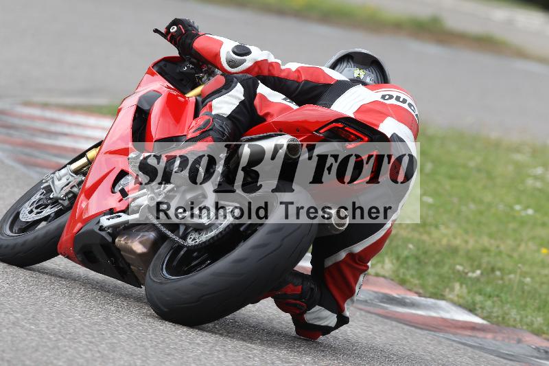 /Archiv-2025/10 23.04.2025 Cornu Master School ADR/rot-rouge/27